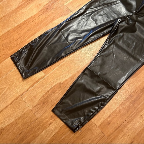 H Halston Faux Leather Pull On Pants NWT - Picture 3 of 7